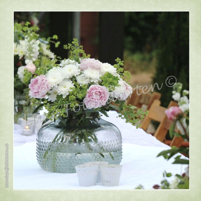 Blanco Algemeen - Pioenrozen in vaas